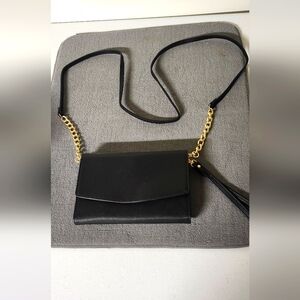 Elegant Black Leather GH BASS Crossbody/ Wrislet Bag